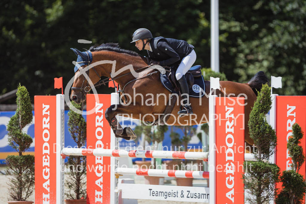 220728_BHO_BronzeTour_L-Stil_1-365 | Deine schönsten Turniermomente als professionelle Fotos! Entdecke hochwertige Pferdesport-Fotografie im Online-Shop. Jetzt Fotos finden & bestellen!