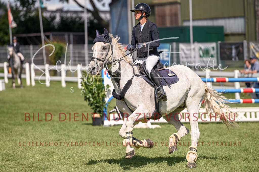 Schugtsche-Düren.2024-09.Springprf.L-81 | Schugtsche Fotografie - Realisiert mit Pictrs.com