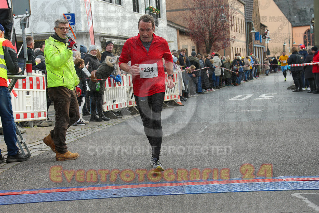 221127_1220_EX1_2514 | Sportfotografie im Rhein-Sieg Kreis, Köln, Bonn, NRW, Rheinland Pfalz, Hessen, etc. Unser Tätigkeitsfeld umfasst den Laufsport vom Volkslauf über den Marathon, Duathlon, Triathon bis zum Ultralauf wie Kölnpfad Ultra oder Schindertrail.
