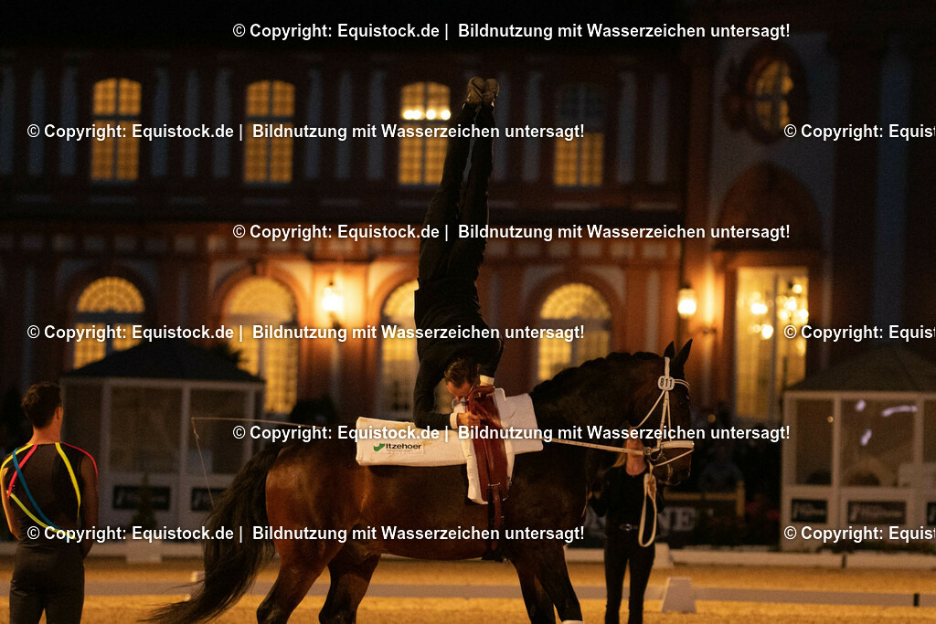 20230527_Voltigieren_NASPA_Flutlicht_0681 | equistock