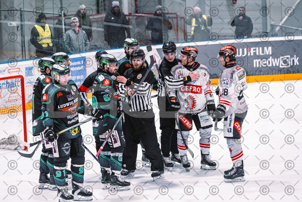 Alligators_vs_Memmingen_05_12_2025-183 | Höchstadt Alligators Fotogalerie: Eishockey-Action aus Franken. Professionelle Spielfotos, Portraits & Stadionbilder zum Download. Jetzt entdecken! - Realisiert mit Pictrs.com
