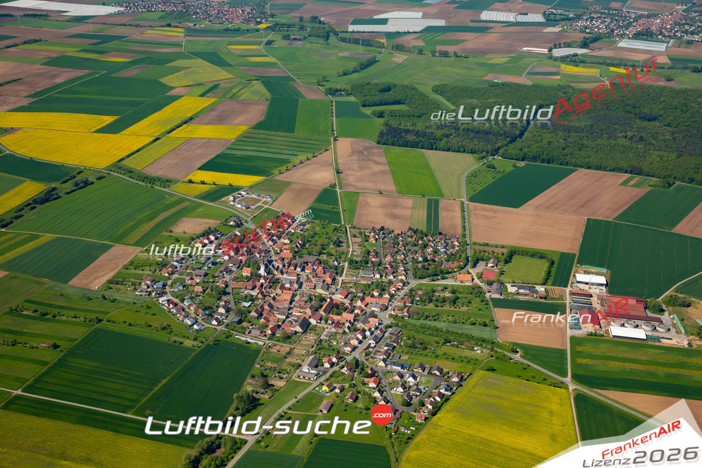 Das Luftbild zeigt : Dipbach Bergtheim - Die Luftaufnahme wurde 2024 vom UL-Flugzeug aus erstellt ( keine Drohne ) - Hochauflösende Luftaufnahme - Für grossformatige Ausdrucke geeignet. Die Geschenkidee !Mit Lizenz und Bildrechte bestellbar