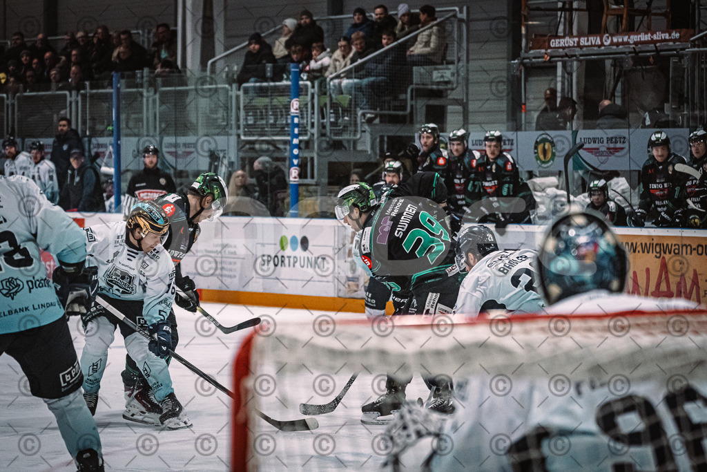 Alligators_vs_Lindau_21_12_2025-072 | Höchstadt Alligators Fotogalerie: Eishockey-Action aus Franken. Professionelle Spielfotos, Portraits & Stadionbilder zum Download. Jetzt entdecken! - Realisiert mit Pictrs.com