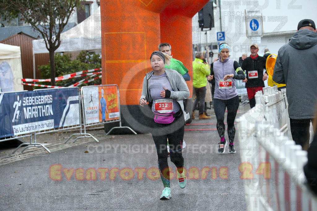 251130_1145_EX1_8701 | Sportfotografie im Rhein-Sieg Kreis, Köln, Bonn, NRW, Rheinland Pfalz, Hessen, etc. Unser Tätigkeitsfeld umfasst den Laufsport vom Volkslauf über den Marathon, Duathlon, Triathon bis zum Ultralauf wie Kölnpfad Ultra oder Schindertrail.