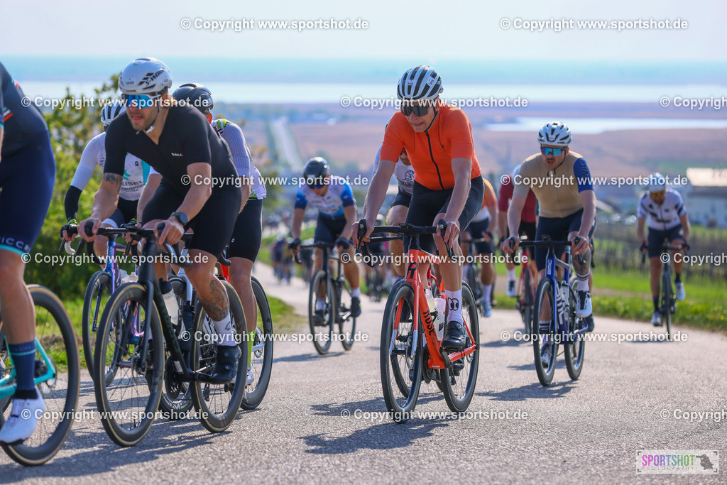 TRA_0467 | Neusiedlersee Radmarathon 2026@sportshot_your_pictrs #yourpictures#roadtowm2029 #nrm #neusiedlerseeradmarathon #neusiedlersee #neusiedlerseetourismus #burgenland #mörbisch #nrm26 #burgenlandtourismus #voglundco #poweredbyburgenlandtourismus #radsport #rad #marathon #ucigranfondo #visitburgenland #ucigranfondoworldseries