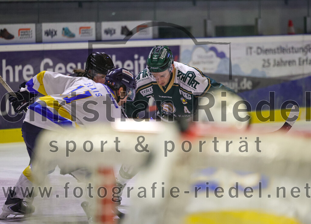 2026-01-09_041_TSV_Erding_gegen_Stuttgart_Rebels | Erding, Deutschland, 09.01.2026:Eishockey, Oberliga Süd 2025 / 2026, 35. Spieltag, TSV Erding gegen Stuttgart Rebels, Endergebnis: Alex Blais (Stuttgart Rebels, #11), Maximilian Forster (Erding Gladiators, #81)Foto: Christian Riedel / fotografie-riedel.net
