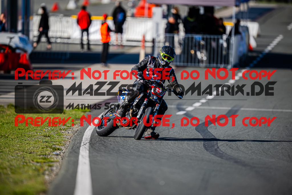 MaZZes_FotoMatrix_220903_9774 | S3