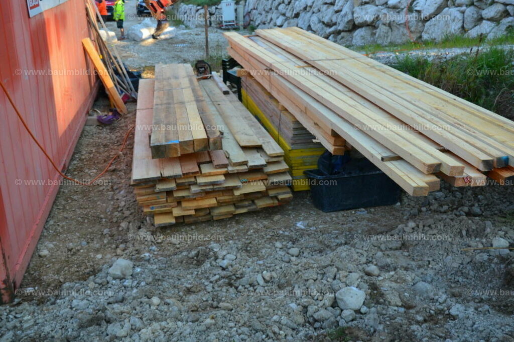 bib-lg01-baustelleneinrichtung-0012 | Nach LV-Leistungsgruppen sortierte Detailfotos über den Bau eines Hauses. Alle Hausbau-Bilder direkt vom Urheber und Autor der Website Haus-Selber-Bauen.com