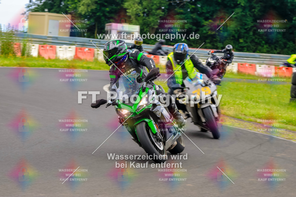 VBK-7642 | Hier findet Ihr Bilder von Touristenfahrten auf der Nürburgring Nordschleife oder von anderen Veranstaltungen die ich besucht habe. Viel Spass beim Durch Schauen 