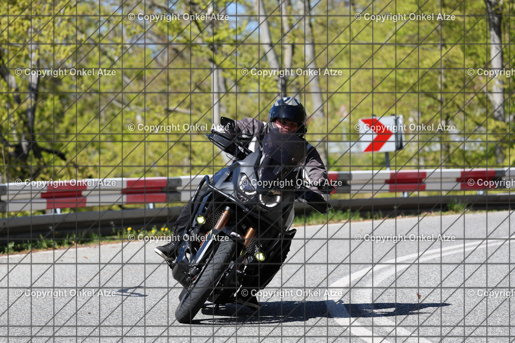 IMG_7557 | Fotograf am Kyffhäuser. Onkel Atze. Kyffhäuser Rennstrecke. Café36. Motorsportfotografie. - Realisiert mit Pictrs.com