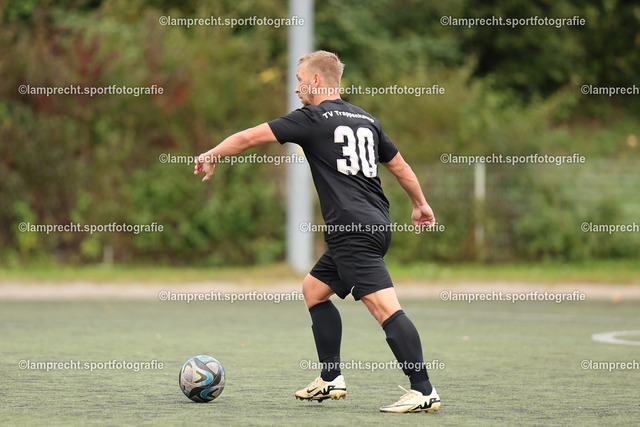Fußball I Herren I Saison 2025-2026 I Kreisklasse A I 10. Spieltag I SV Eintracht Segeberg - TV Trappenkamp I 12.10.2025.114 | Kim Carsten Bruhn (30, TV Trappenkamp) - Realisiert mit Pictrs.com