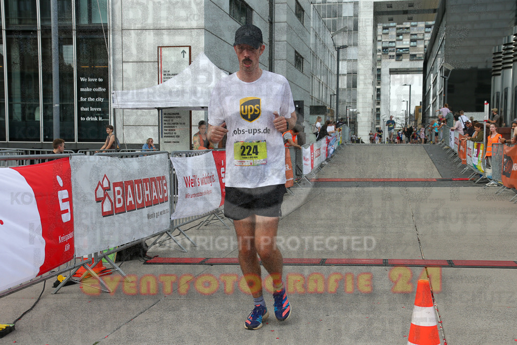 250920_1518_EX1_8824 | Sportfotografie im Rhein-Sieg Kreis, Köln, Bonn, NRW, Rheinland Pfalz, Hessen, etc. Unser Tätigkeitsfeld umfasst den Laufsport vom Volkslauf über den Marathon, Duathlon, Triathon bis zum Ultralauf wie Kölnpfad Ultra oder Schindertrail.
