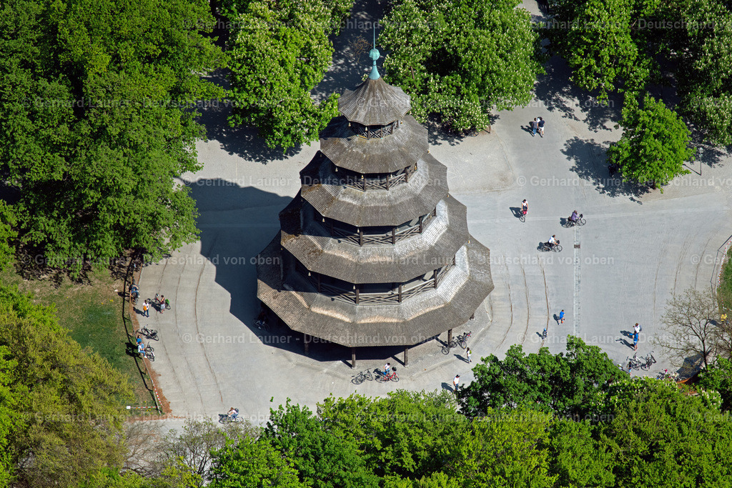 4024923 | MüNCHEN 12.06.2020 Gebäude des Restaurant mit "Chinesischer Turm" im Englischen Garten in München im Bundesland Bayern, Deutschland. Weiterführende Informationen bei: Restaurant am Chinesischen Turm Haberl GmbH. // Building of the restaurant with "Chinesischer Turm" in english garden in Munich in the state Bavaria, Germany. Further information at: Restaurant am Chinesischen Turm Haberl GmbH. Foto: Gerhard Launer
