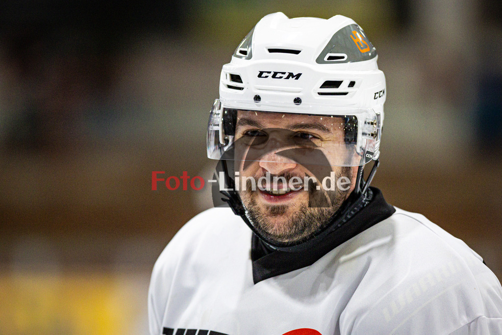 SC Forst NATURE BOYS gegen ESC Hassfurt HAWKS | Eishockey Landesliga Herren Playoffs 2024/25 - Spiel 2 von 4, SC Forst NATURE BOYS gegen ESC Hassfurt HAWKS, 20250222,Matthias MÜLLER (Nature Boyz 19) Portrait,2025-02-22 in Peißenberg (Eisstadion Peißenberg)Matthias MÜLLER (Nature Boyz 19)Copyright: WolfgangxLindner foto-lindner.de