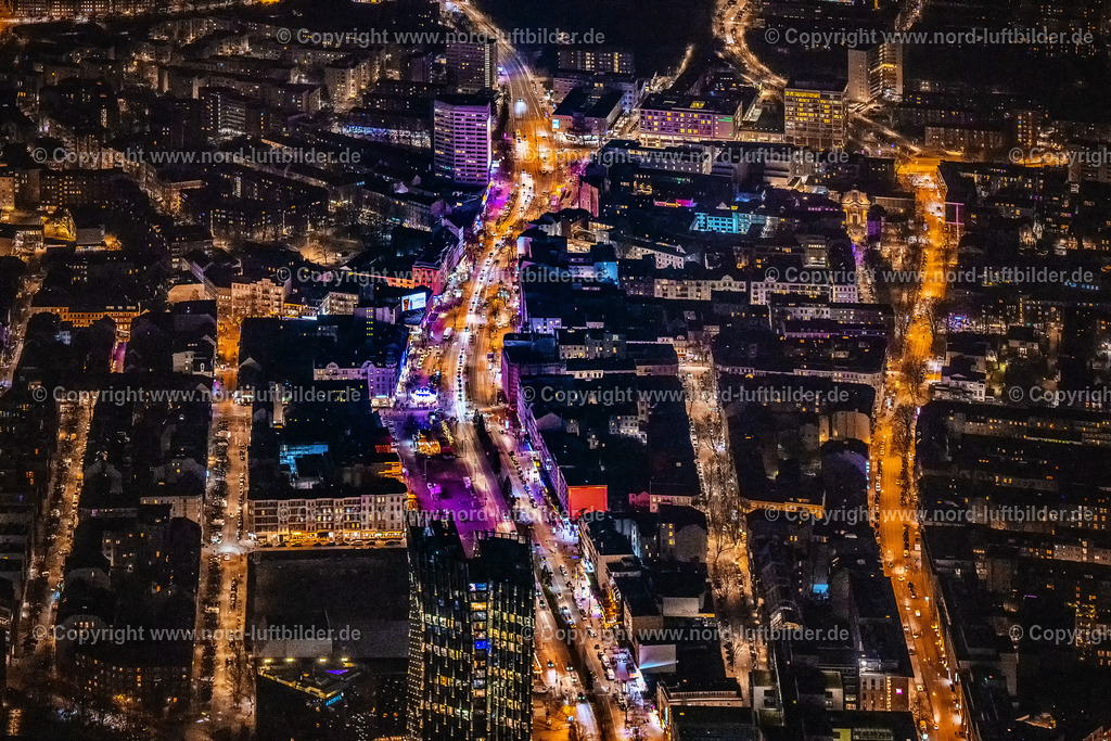 Hamburg_St_Pauli_Tanzende_Türme_Reeperbahn_Nachtaufnahme_ELS_6498060325 | HAMBURG 06.03.2025 Nacht- Lichter und Beleuchtung Hochhaus- Ensemble " Tanzende Türme " an der Ecke Reeperbahn - Zirkusweg im Ortsteil Sankt Pauli in Hamburg, Deutschland. Weiterführende Informationen bei: ARCOTEL Hotels & Resorts GmbH,  Hadi Teherani Architects GmbH,  Hillmer und Richter Architekten GmbH,  IQ Tower GmbH & Co. KG,  STRABAG AG,  TTG Betriebs GmbH & Co. KG. // Night lighting high-rise ensemble of " Tanzende Tuerme " on corner Reeperbahn - Zirkusweg in the district Sankt Pauli in Hamburg, Germany. Further information at: ARCOTEL Hotels & Resorts GmbH,  Hadi Teherani Architects GmbH,  Hillmer und Richter Architekten GmbH,  IQ Tower GmbH & Co. KG,  STRABAG AG,  TTG Betriebs GmbH & Co. KG. Foto: Martin Elsen