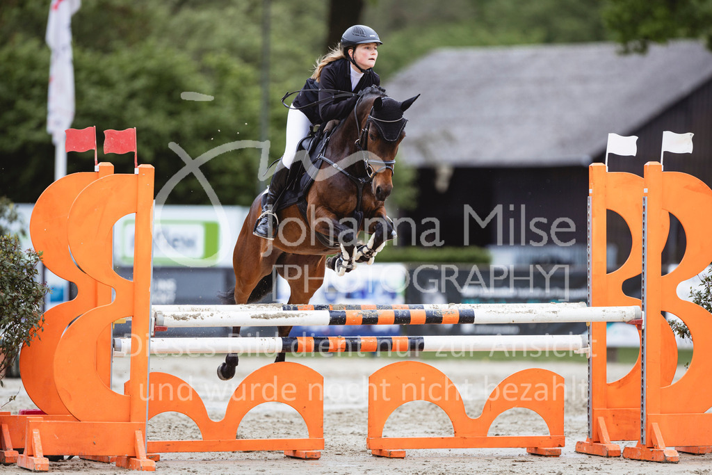 240504_PonyTrophy-223 | Deine schönsten Turniermomente als professionelle Fotos! Entdecke hochwertige Pferdesport-Fotografie im Online-Shop. Jetzt Fotos finden & bestellen!