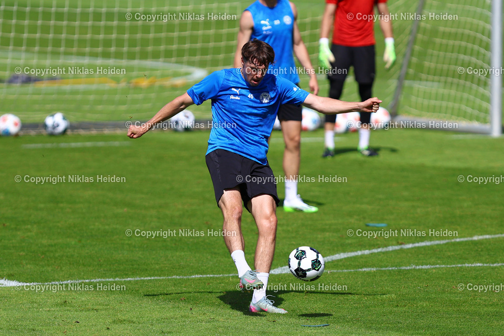 NH_HolsteinKiel_Training_13082025 | #45 Louis Köster (Holstein Kiel)Fußball I Herren I Training I Saison 2025-2026 I Holstein Kiel I 13.08.2025 I Citti-Fußballpark
