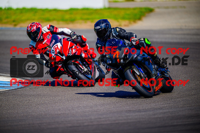 MaZZes_FotoMatrix_240520_6021986_7286 | WEISS