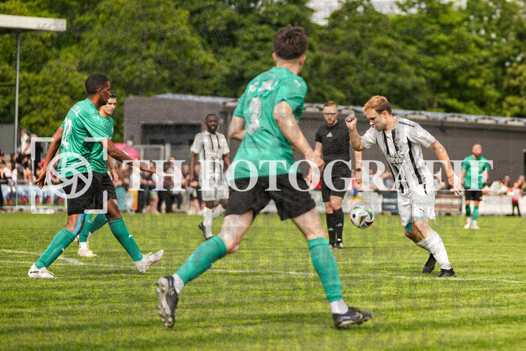 GER, FC Zell - FC Wittlingen, Fussball, Rothaus Bezirkpokal, Finale, Saison 2024/2025, 29.05.2025 | GER, FC Zell - FC Wittlingen, Fussball, Rothaus Bezirkpokal, Finale, Saison 2024/2025, 29.05.2025Foto: TH Fotografie/Alessio Bosco