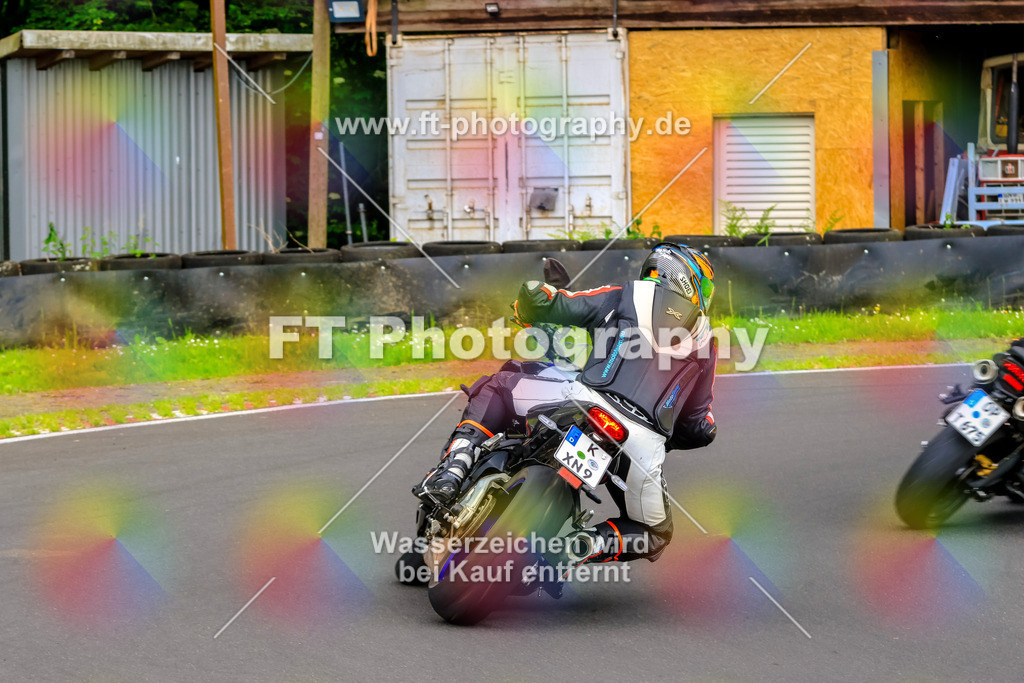 VBK-7732 | Hier findet Ihr Bilder von Touristenfahrten auf der Nürburgring Nordschleife oder von anderen Veranstaltungen die ich besucht habe. Viel Spass beim Durch Schauen 