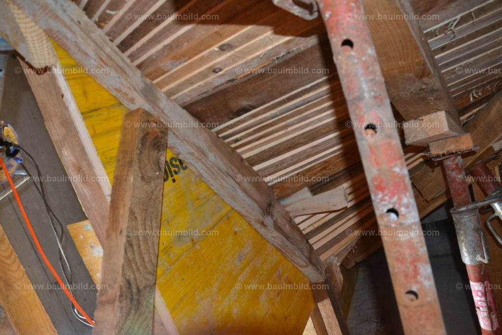 bib-lg04-betonarbeiten-0688 | Nach LV-Leistungsgruppen sortierte Detailfotos über den Bau eines Hauses. Alle Hausbau-Bilder direkt vom Urheber und Autor der Website Haus-Selber-Bauen.com