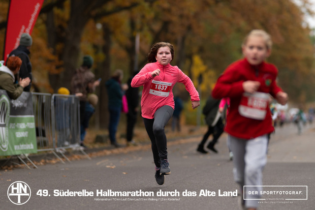 Süderelbe Halbmarathon 2025 I 09.11.2025 I Fotograf_DerSportfotograf.I 00210 | Der Sportfotograf. - Realisiert mit Pictrs.com