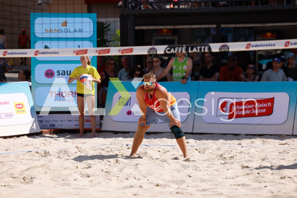 Obi BeachTour 2026 - Basel | BASEL, SWITZERLAND - JULY 18: MORITZ KINDL (AUT) during the Obi BeachTour 2026 match between HAGENBUCH / HAUSSENER (SUI) and LEITNER / KINDL (AUT) at Barfüsserplatz on July 18, 2026 in Basel, Switzerland. - Realisiert mit Pictrs.com