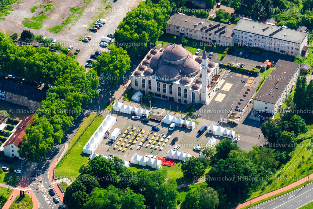 Luftbild Duisburg-4629 | Luftbildfotografie Gebäude der DITIB- Moschee an der Warbruckstrasse in Duisburg-Marxloh im Bundesland Nordrhein-Westfalen - Realisiert mit Pictrs.com