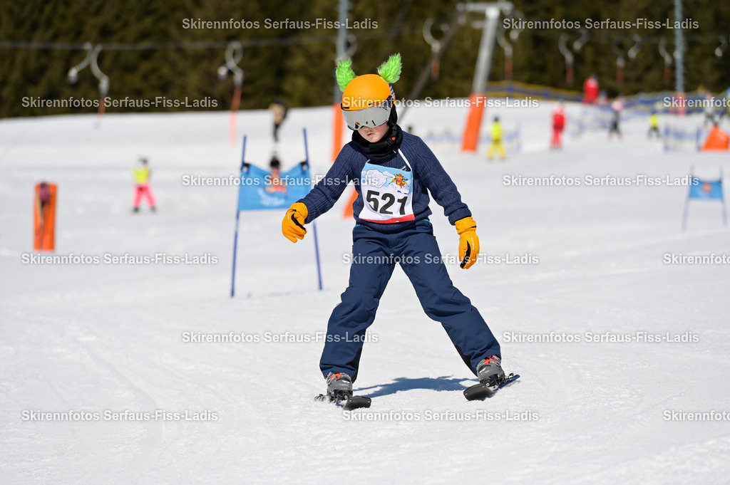 SRF_27.02.2026_492 | Skirennfotos,Serfaus,Fiss,Ladis,Kinderskirennen,Winter,Tirol,Oberland,skirace,SFL,feelfree,weil wir's genießen,ski,Ski,skifahren,Sonnenplateau, - Realisiert mit Pictrs.com