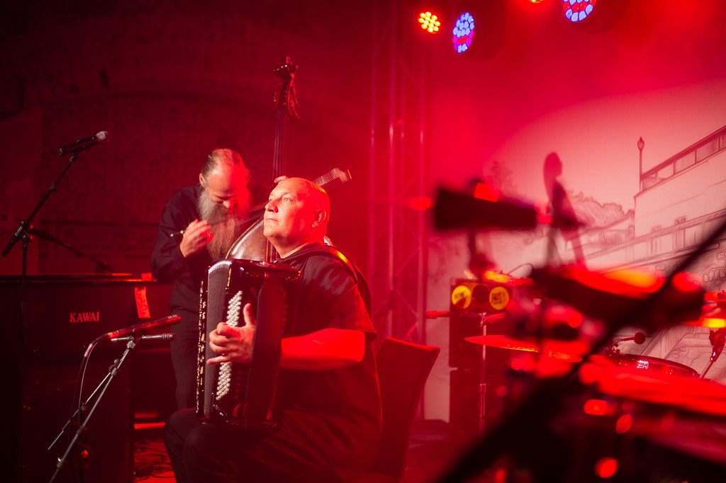 Tango meets Cuba | Tango meets Cuba mit den Klazz Brothers & Cuba Percussion im Forte Belvedere Leisnig zum Festival Hallo Leisnig 2022. - Realisiert mit Pictrs.com