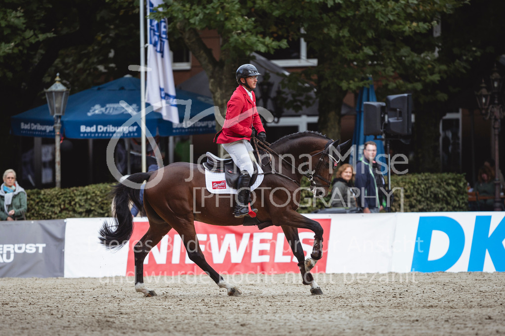 240915_OWLCh_Youngster6y-506 | Deine schönsten Turniermomente als professionelle Fotos! Entdecke hochwertige Pferdesport-Fotografie im Online-Shop. Jetzt Fotos finden & bestellen!