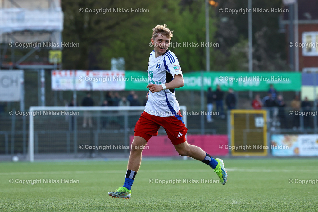 NH_HamburgerSVU21_VfBLübeck _RegionalligaNord_02042025 | #20 Timon Kramer (Hamburger SV U21) bejubelt seinen Treffer zum 1:0.Fußball I Herren I Regionalliga Nord I Saison 2024-2025 I 28. Spieltag I Hamburger SV U21 - VfB Lübeck I 02.04.2025 I Stadion Hoheluft