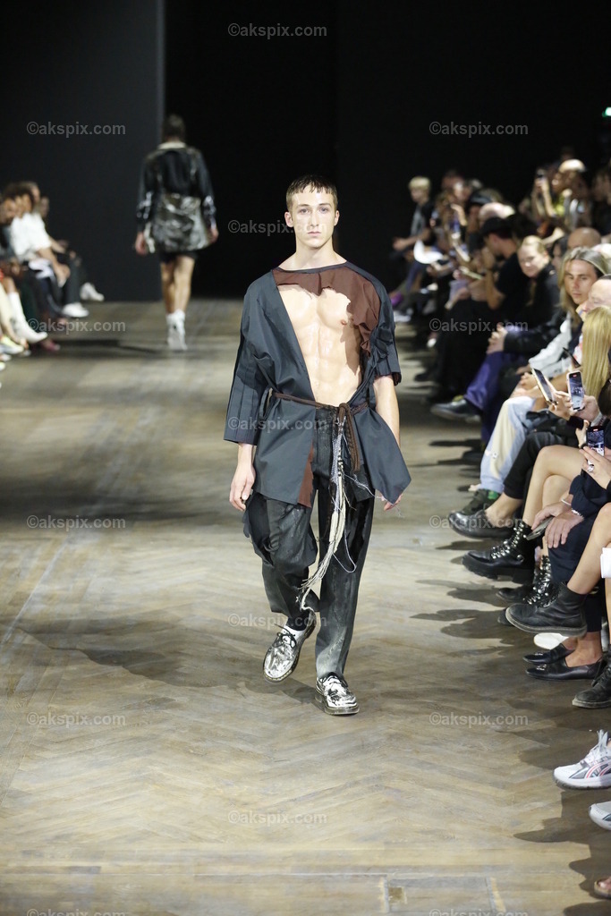 LML Studio auf der  MBFW Spring/Summer 2023 | Mercedes-Benz Fashion Week (MBFW)  Frühling / Sommer 2023 im Hotel Telegraphenamt Berlin in Berlin-Mitte. Die Kollektionen von LML Studio auf der MBFW Spring/Summer 2023. Das Bild zeigt Models mit der Kollektion von LML Studio.