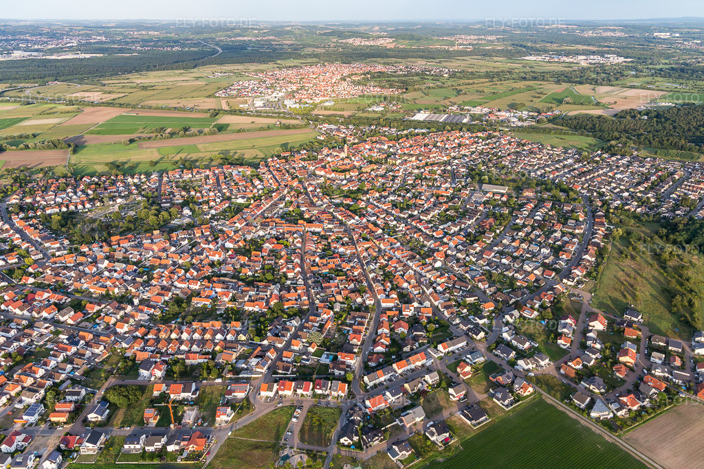 Luftbild: Ortsansicht im Ortsteil Sankt Leon in St. Leon-Rot im Bundesland Baden-Württemberg in Deutschland. Foto: IMG_102506.jpg vom 24.08.2017 durch Werner Riehm/FLY-FOTO.de