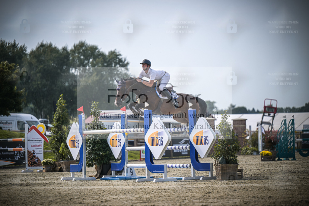 DOS_4910 | Entdecke hochwertige Reitturnierfotos von Foto Oger. Professionell, emotional und authentisch – jetzt Lieblingsmomente im Shop bestellen. - Realisiert mit Pictrs.com