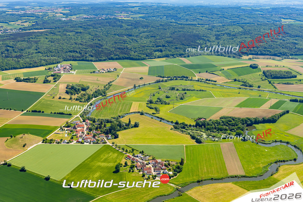 Die Luftaufnahme Bruensee - Harburg wurde 2022 vom Flugzeug aus (keine Drohne) erstellt. Hohe Auflösung -für große Poster und Wandbilder geeignet - Garantiert!