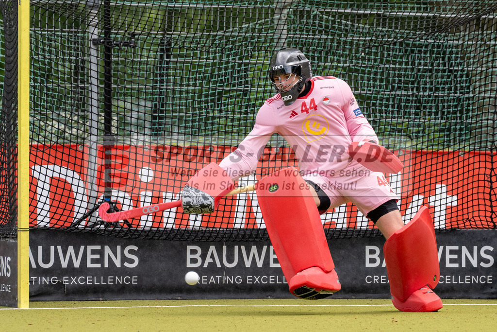 SFE_20250504_0006 | Köln, Deutschland, 04.05.2025:  Hockey 1. Bundesliga Herren Rot-Weiss Köln - Münchener SC im KTHC Stadion Rot-Weiss Köln Tennis and Hockey Club am 04.05.2025 in Köln, Deutschland. (Foto von Stephan Fehrmann)Köln, Germany, 04.05.2025: Hockey 1. Bundesliga Herren Rot-Weiss Köln - Münchener SC in KTHC Stadion Rot-Weiss Köln Tennis and Hockey Club at 04.05.2025 in Köln, Deutschland. (Foto from Stephan Fehrmann)