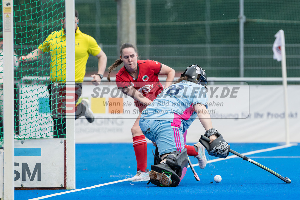 HK_20230923_104587 | 2. Bundesliga Damen Crefelder HTC - Hannover 78 am 23.9.2023 CHTC, Krefeld , Carla Mauersberg Torfrau ( Hannover 78 #78 ) , Stocks Silke ( Crefelder HTC #17 )