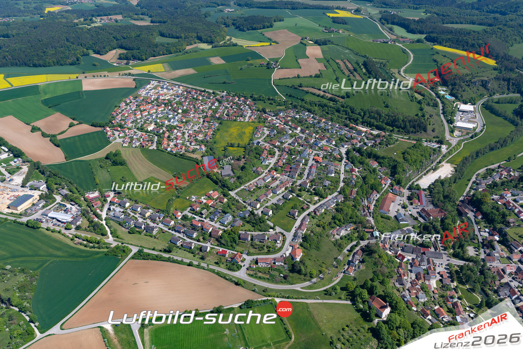 Das Luftbild der Stadt Beratzhausen wurde 2021 vom Flugzeug heraus erstellt (keine Drohne) Aufnahmehöhe ca.450 Meter- hohe Bildauflösung und Druck-Qualität garantiert!