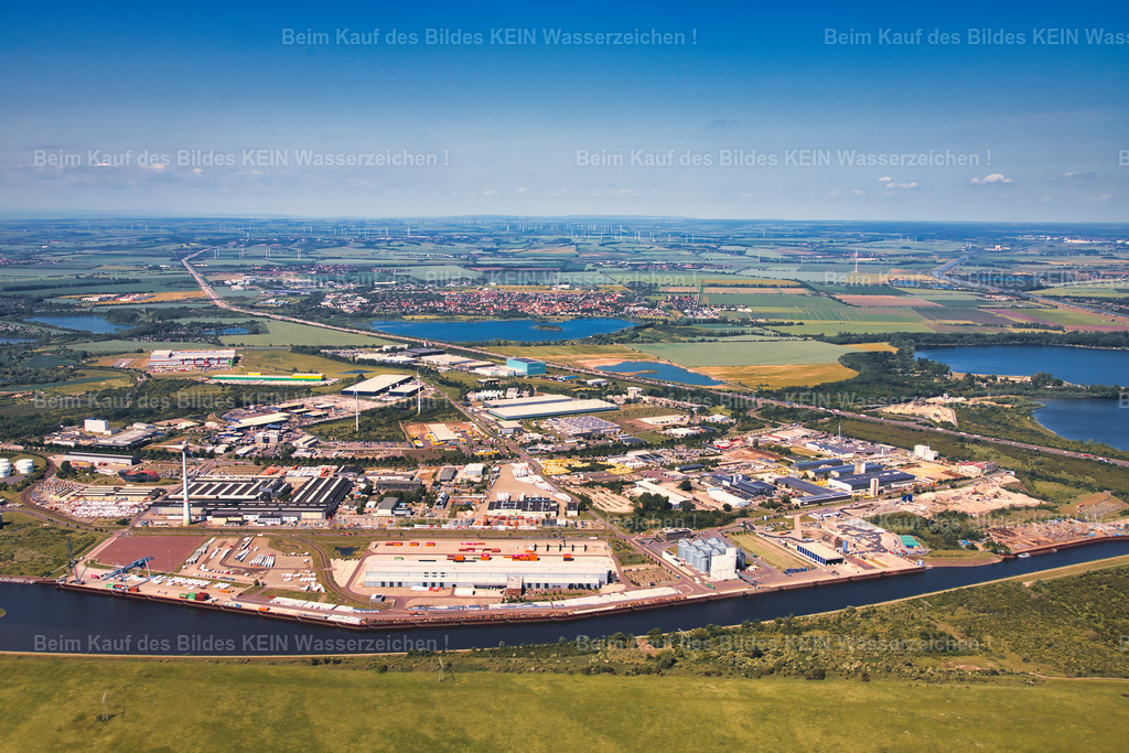 Magdeburg_4172 | Die Magdeburger Platte® - das sind die schönsten Luftbilder von Magdeburg & Sachsen-Anhalt auf Acryl, Leinwand oder zum Download. Das ist Luftbildfotografie & Luftbildaufnahmen mit Drohne & Flugzeug.  - Realisiert mit Pictrs.com