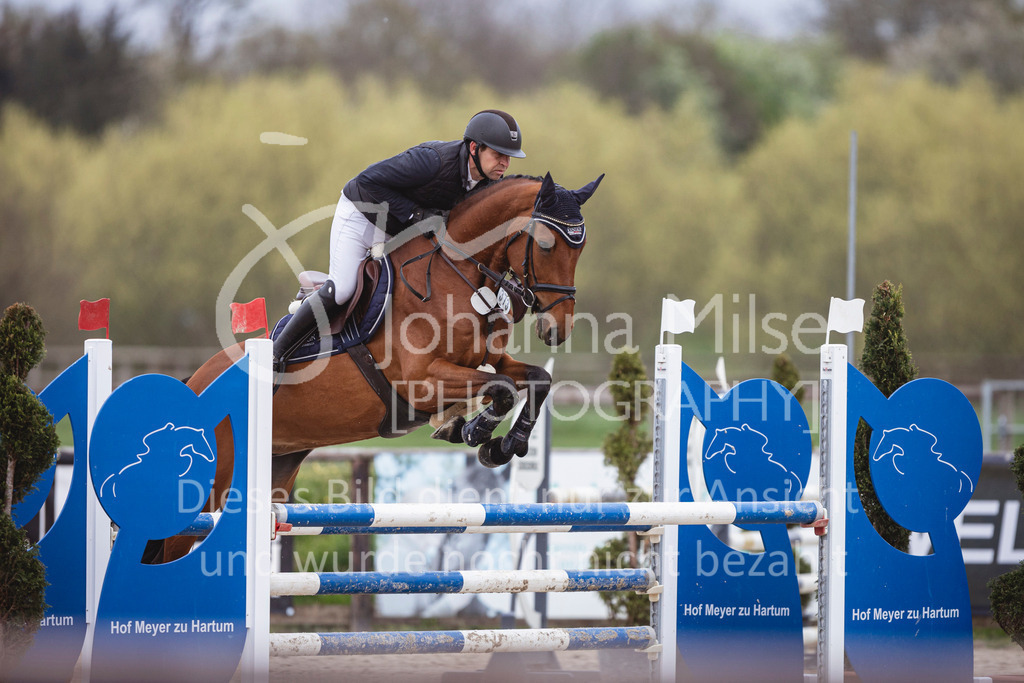 250417_Springpferde-L1-225 | Deine schönsten Turniermomente als professionelle Fotos! Entdecke hochwertige Pferdesport-Fotografie im Online-Shop. Jetzt Fotos finden & bestellen!