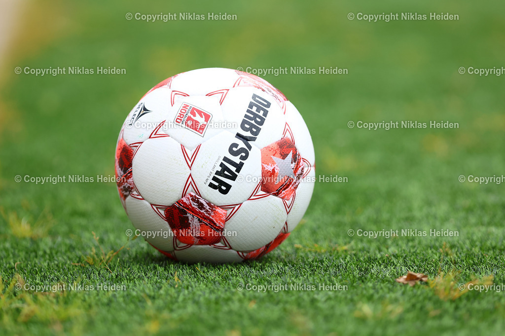 NH_HamburgerSVU21_HolsteinKielU23_Testspiel_20072025 | Der Spielball der Regionalliga Nord.Fußball I Herren I Testspiel I Saison 2025-2026  I Hamburger SV U21 - Holstein Kiel U23 I 20.07.2025 I Alexander-Otto-Akademie