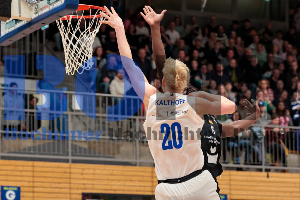 SES_BOCBAY20250209-39 | bond - Realisiert mit Pictrs.com