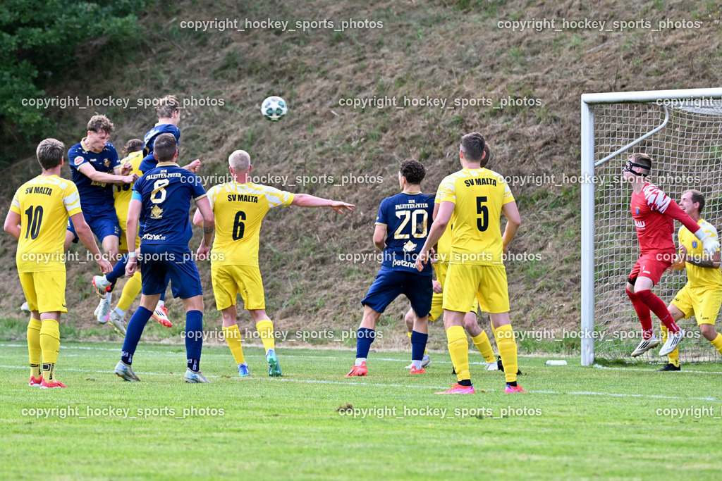 SV Malta vs. ATUS Velden | #1 Sascha Thaler SV Malta, #5 Maximilian Leitner SV Malta, #20 Alessandro Kiko ATUS Velden, #6 Jakob Michael Ebner SV Malta, #8 Fabian Kopeinig ATUS Velden, #10 Philip Aschbacher SV Malta, #3 Marlon Louis Winter ATUS Velden, SV Malta vs. ATUS Velden, SV Malta vs. ATUS Velden am 19.08.2025 in Malta (Sportplatz Malta), Austria, (Photo by Bernd Stefan)