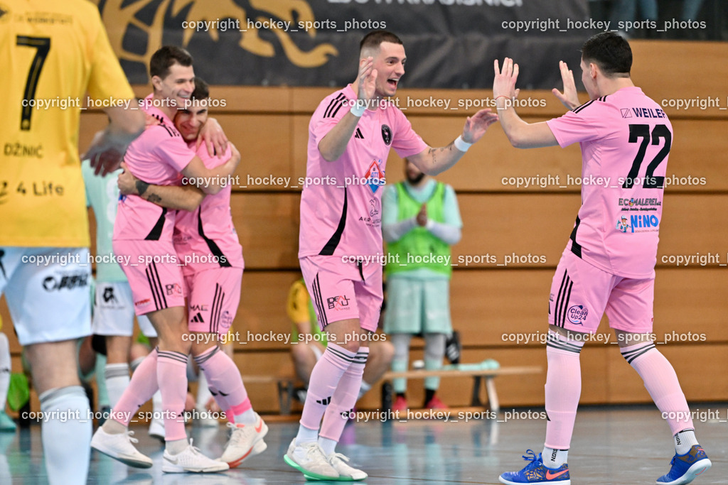 Carinthia Flamengo Futsal Club vs. FC Ljuti Krajisnici | Jubel Carinthia Flamengo Mannschaft, #72 Armin Kahvedzic Carinthia Flamengo,  #24 Zoran Vukovic Carinthia Flamengo,  Carinthia Flamengo Futsal Club vs. FC Ljuti Krajisnici, Carinthia Flamengo Futsal Club vs. FC Ljuti Krajisnici am 05.01.2025 in Klagenfurt (Ballspielhalle Viktring), Austria, (Photo by Bernd Stefan)