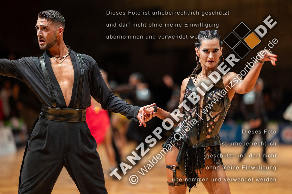20230812-11302 | Hier finden Sie Tanz Bilder vom Latein und Standard Formationen tanzen. Sportbilder vom Tanzsport. Schöne Fotos und von Weltmeisterschaft, Europameisterschaft, Bundesliga, Regionalliga, Oberliga und Landesliga sowie von GOC Stuttgart, DanceComp, WM Bremen