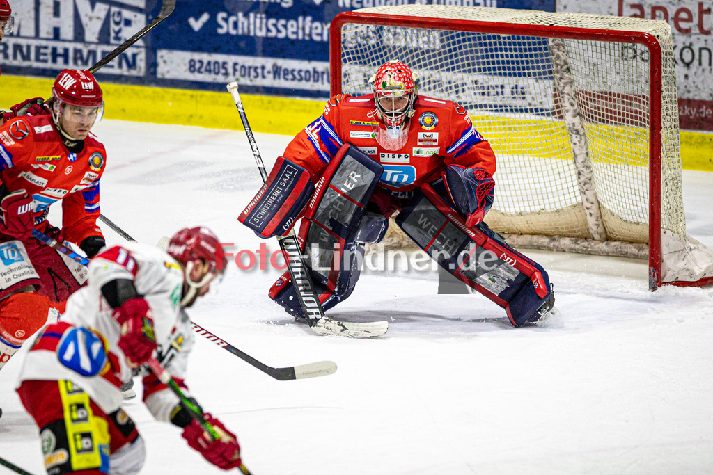 EC Peiting vs Deggendorfer SC | Eishockey Oberliga Süd Vorrunde 2024/2025, EC Peiting vs Deggendorfer SC, 20241228,Andreas MAGG (ECP Goali 32) in Aktion,2024-12-28 in Peiting (Eisstadion)Andreas MAGG (ECP Goali 32)Copyright: WolfgangxLindner foto-lindner.de
