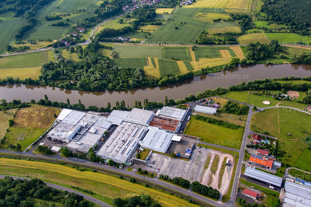 Luftbild: Industrie- und Gewerbegebiet Magna Mirrors GmbH im Ortsteil Wildensee in Dorfprozelten im Bundesland Bayern in Deutschland. Foto: IMG_089670.jpg vom 11.06.2016 durch Werner Riehm/FLY-FOTO.de