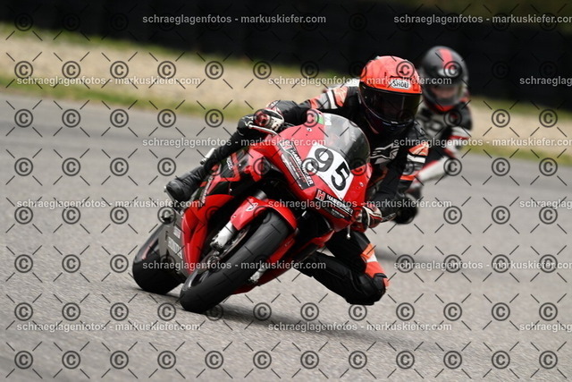 25bt02-1214 | markuskiefer.com - Realisiert mit Pictrs.com