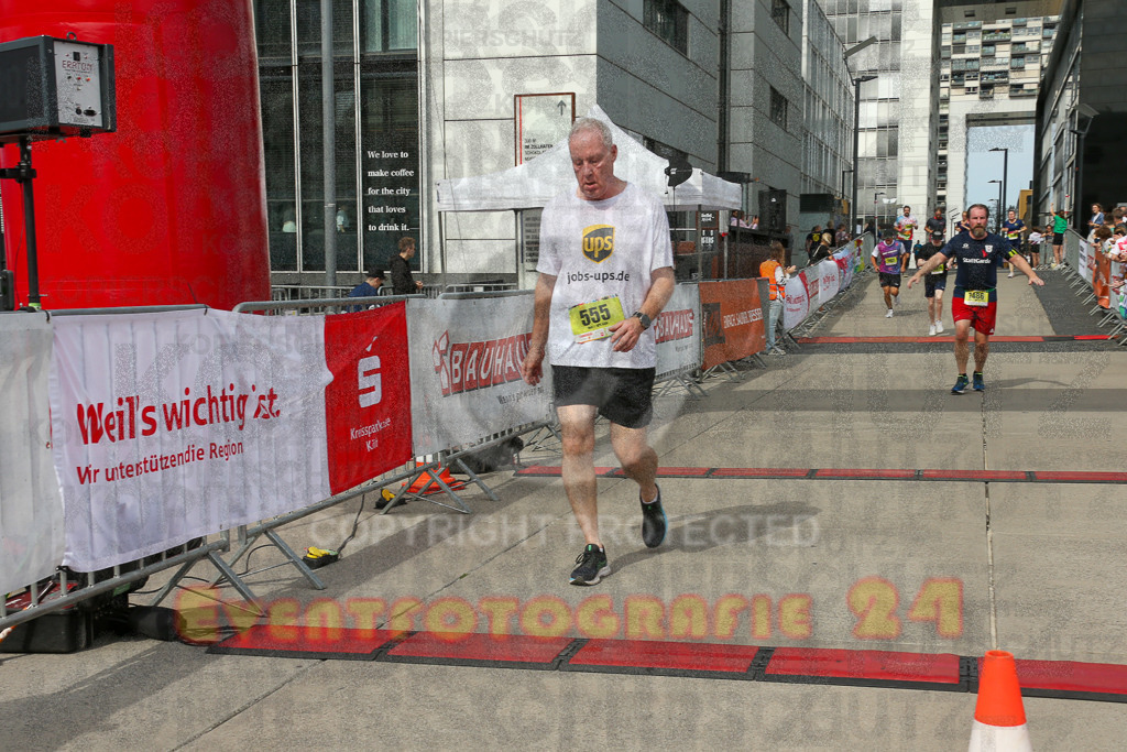 250920_1328_EX1_4795 | Sportfotografie im Rhein-Sieg Kreis, Köln, Bonn, NRW, Rheinland Pfalz, Hessen, etc. Unser Tätigkeitsfeld umfasst den Laufsport vom Volkslauf über den Marathon, Duathlon, Triathon bis zum Ultralauf wie Kölnpfad Ultra oder Schindertrail.